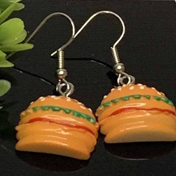 Hamburger Earring, Funny Food Earring, Silly Earring, Gift Idea, Burger Earring - Picture 2 of 5
